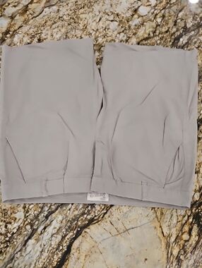 J. Crew Women's Bermuda Light Gray Shorts - Classic Casual. Size 10